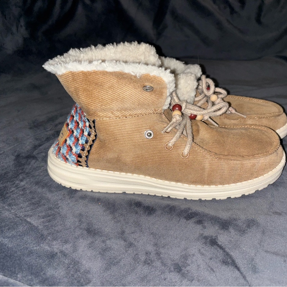 Hey Dudes Cozy Tan Corduroy Slippers with Faux Fur Lining - Picture 2 of 4